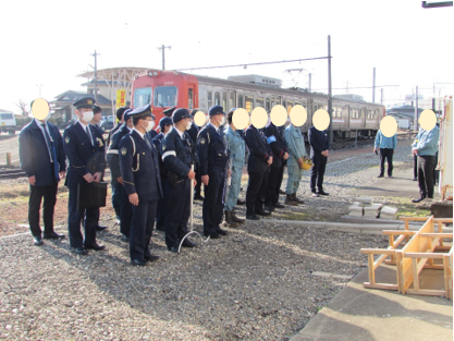 写真：岳南電車及び鉄道警察隊との合同訓練