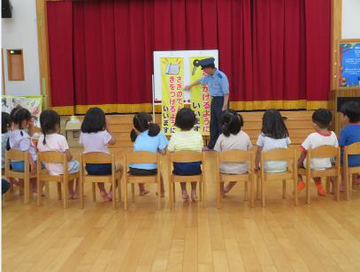 写真：ちびっこおまわりさん任命式（高松保育園）