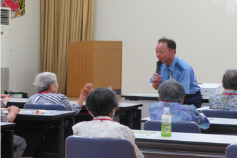 写真：防犯講話の様子